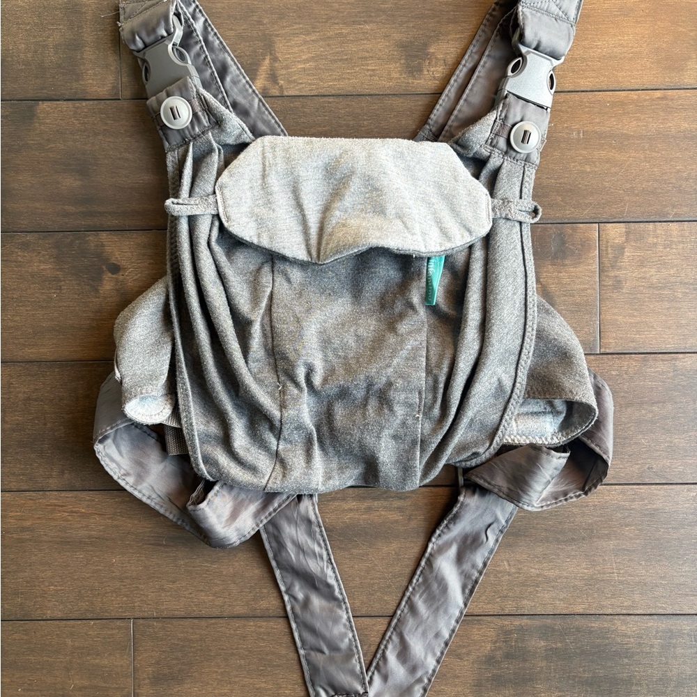 Infantino Heather Gray Carrier